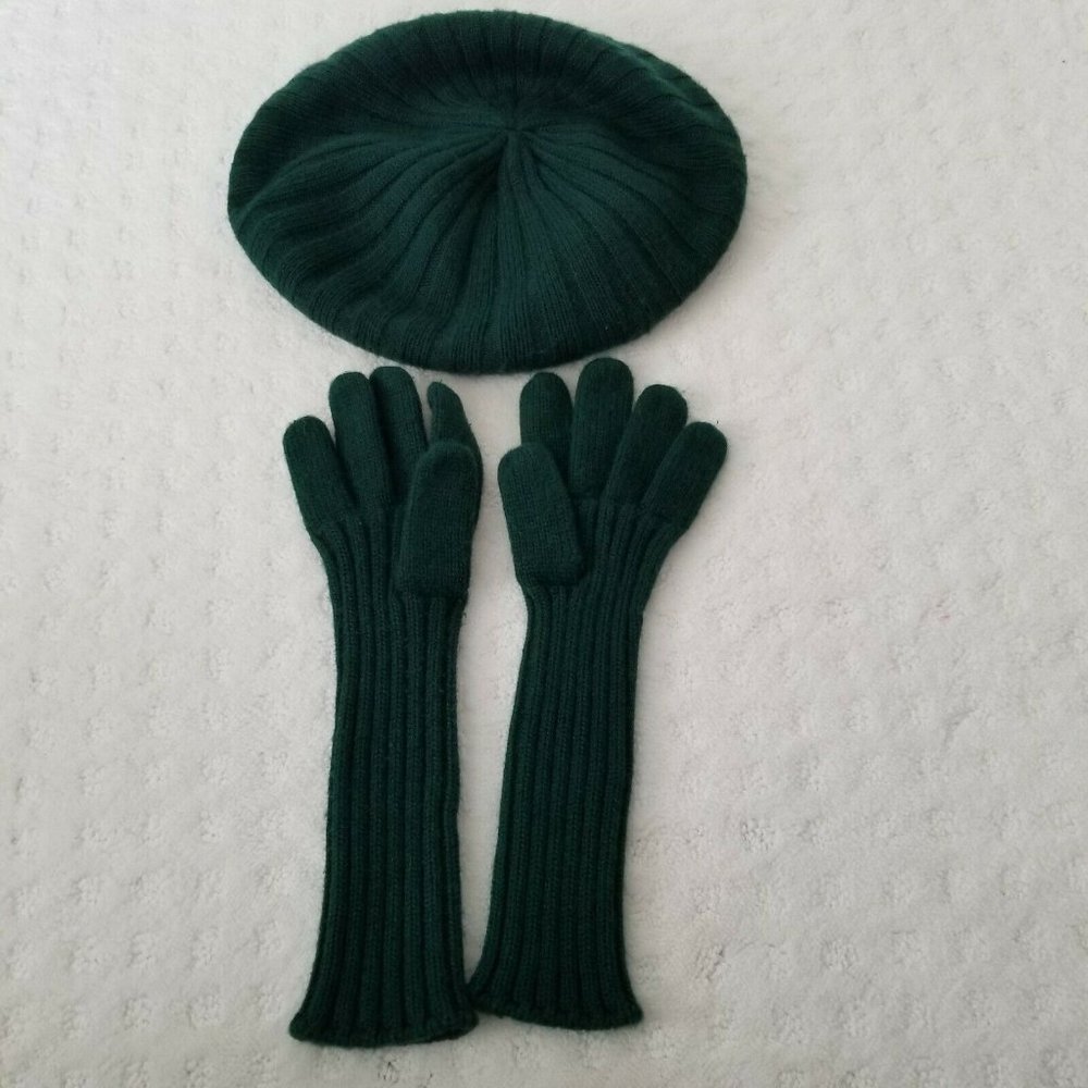 Isotoner Women's Beret Style Knit Winter Hat & Gloves 90s Vintage Forest…